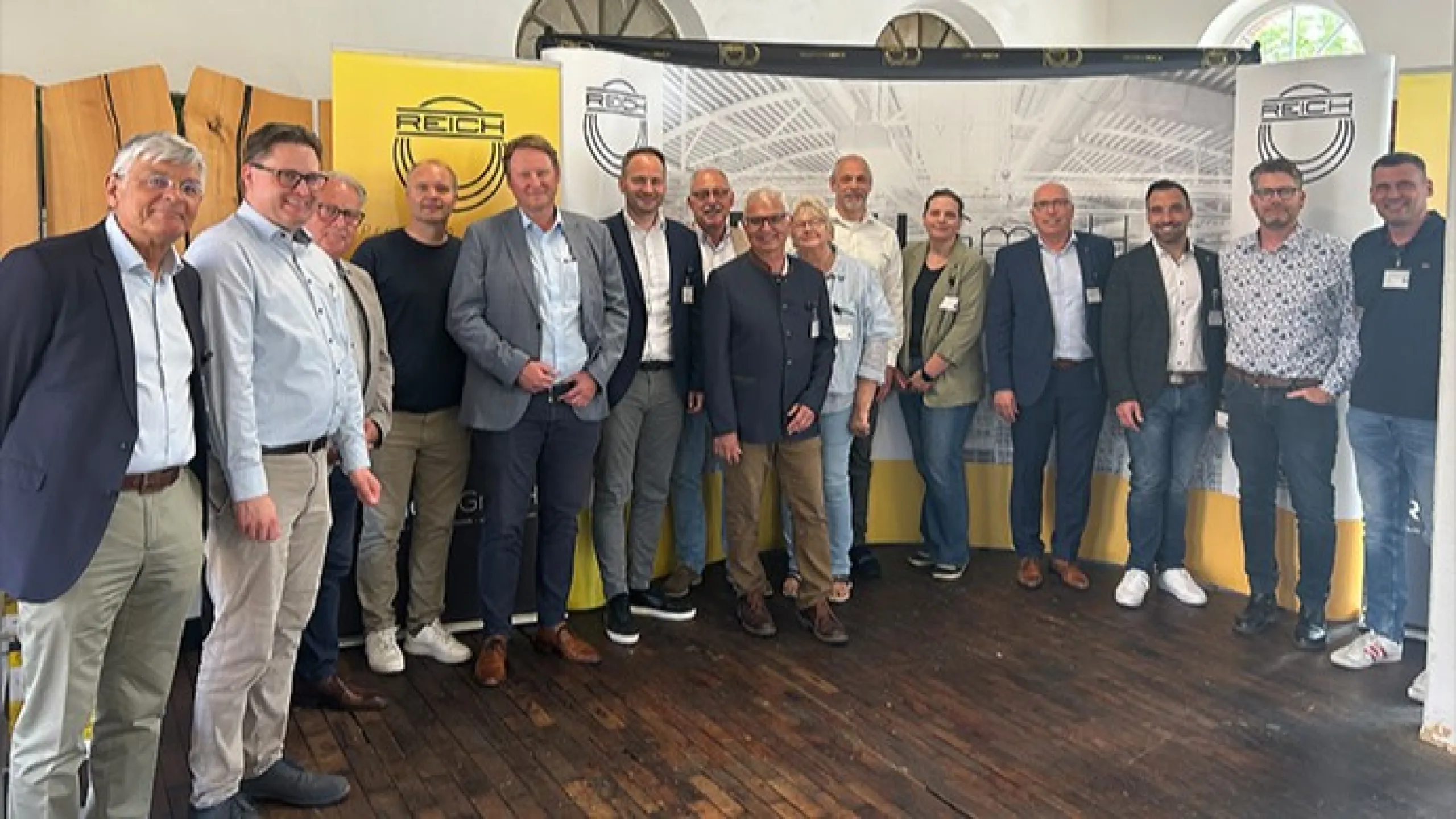 Mitgliederversammlung M-E-NES bei REICH